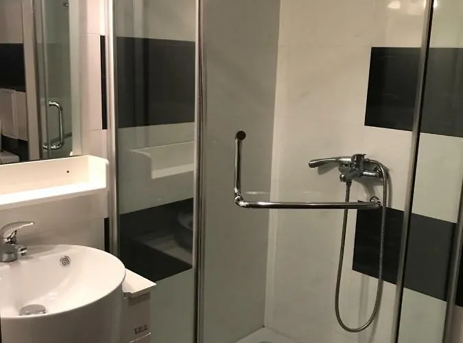 анна 4* סבטי ולאס