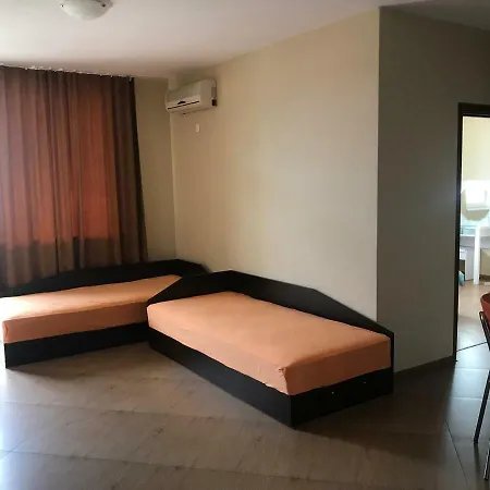 анна 招待所 4*